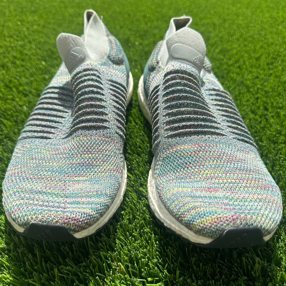 Adidas UltraBoost Laceless
